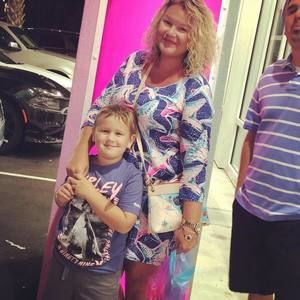 Meet your Posher, Ashley